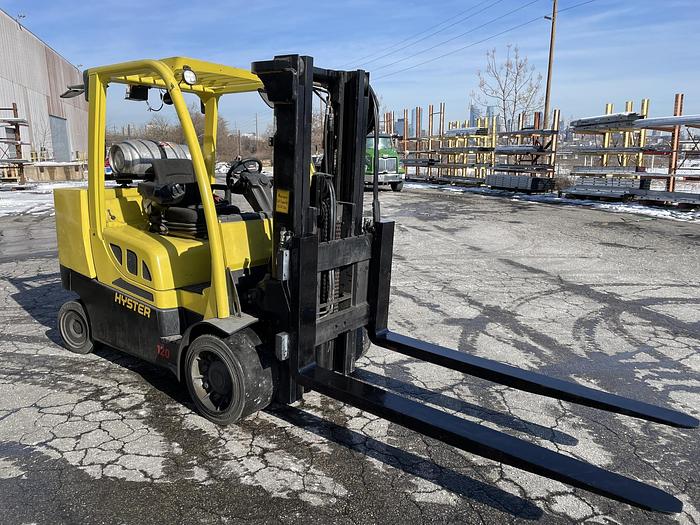 Used 12,000 POUND HYSTER S120FT-PRS FORKLIFT TWO STAGE MAST