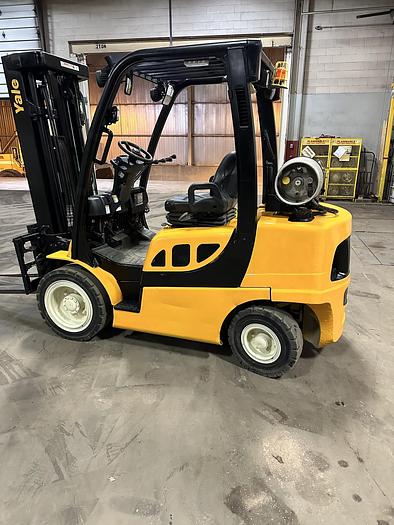 Used YALE GLP060VXNDAE091 6000LB FORKLIFT WITH SIDESHIFT AND FORK POSITIONER
