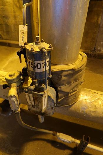 Used DEZURIK PNEUMATIC ACTUATED S/S VALVES