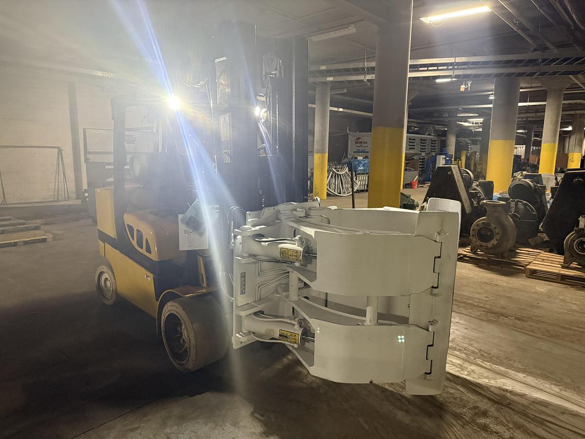 Used 12,000 LB. YALE MDL GLC120SVX LH100"/RH206" 60" CASCADE PAPER ROLL CLAMP MANUFACTURED 2018 PENDING JA