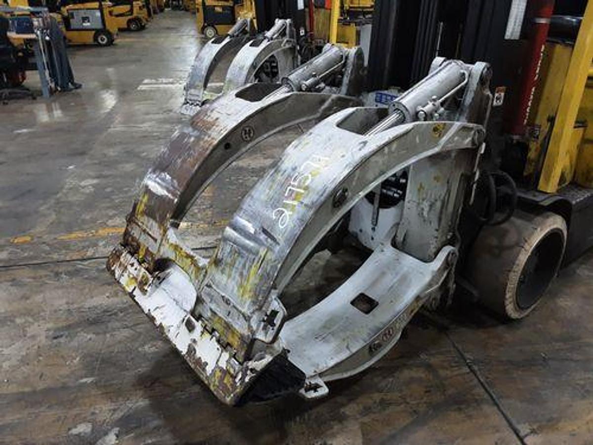 Used 60" CLASS III CASCADE ROLL CLAMP MODEL 25H-RCP-BX07-006