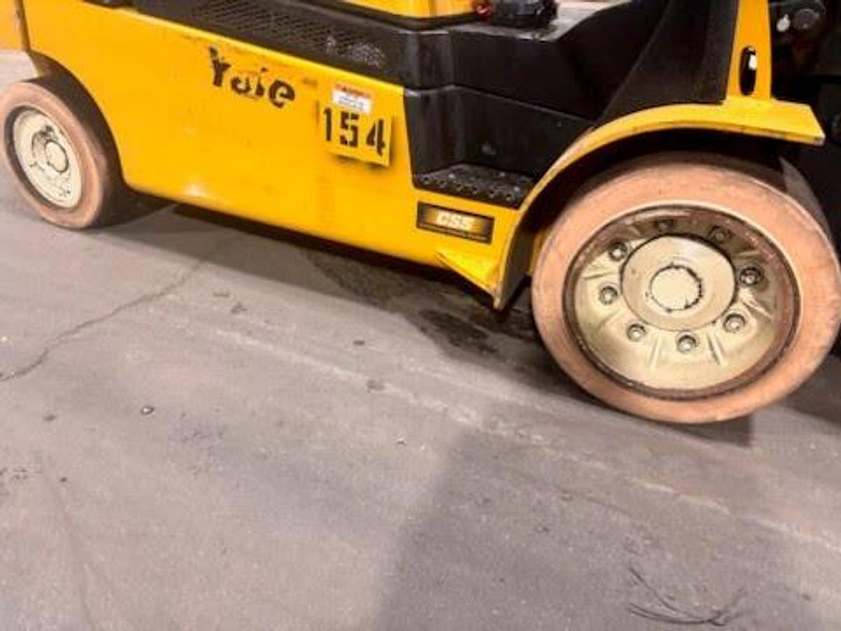 Used 12,000 LB. YALE MDL GLC120VX LH92"/RH185" WITH 72" CASCADE PAPER ROLL CLAMP MANUFACTURED 2019