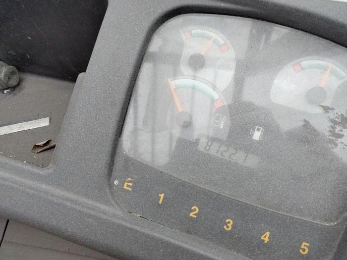 Used 8,000 POUND CAPACITY YALE GLC080LJNGAE088 WITH 4-WAY HYDRAULIC VALVES