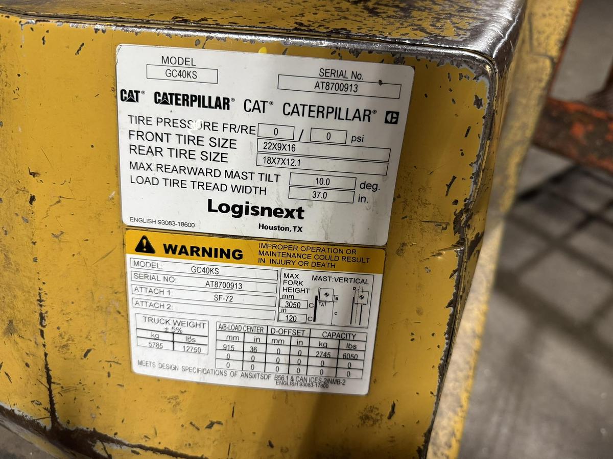 Used CATERPILLAR FORKLIFT