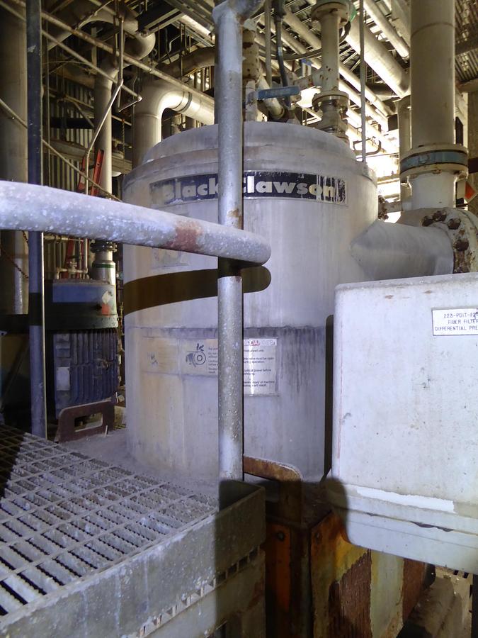 Used BLACK CLAWSON MODEL UV200 PRESSURE SCREEN S/S