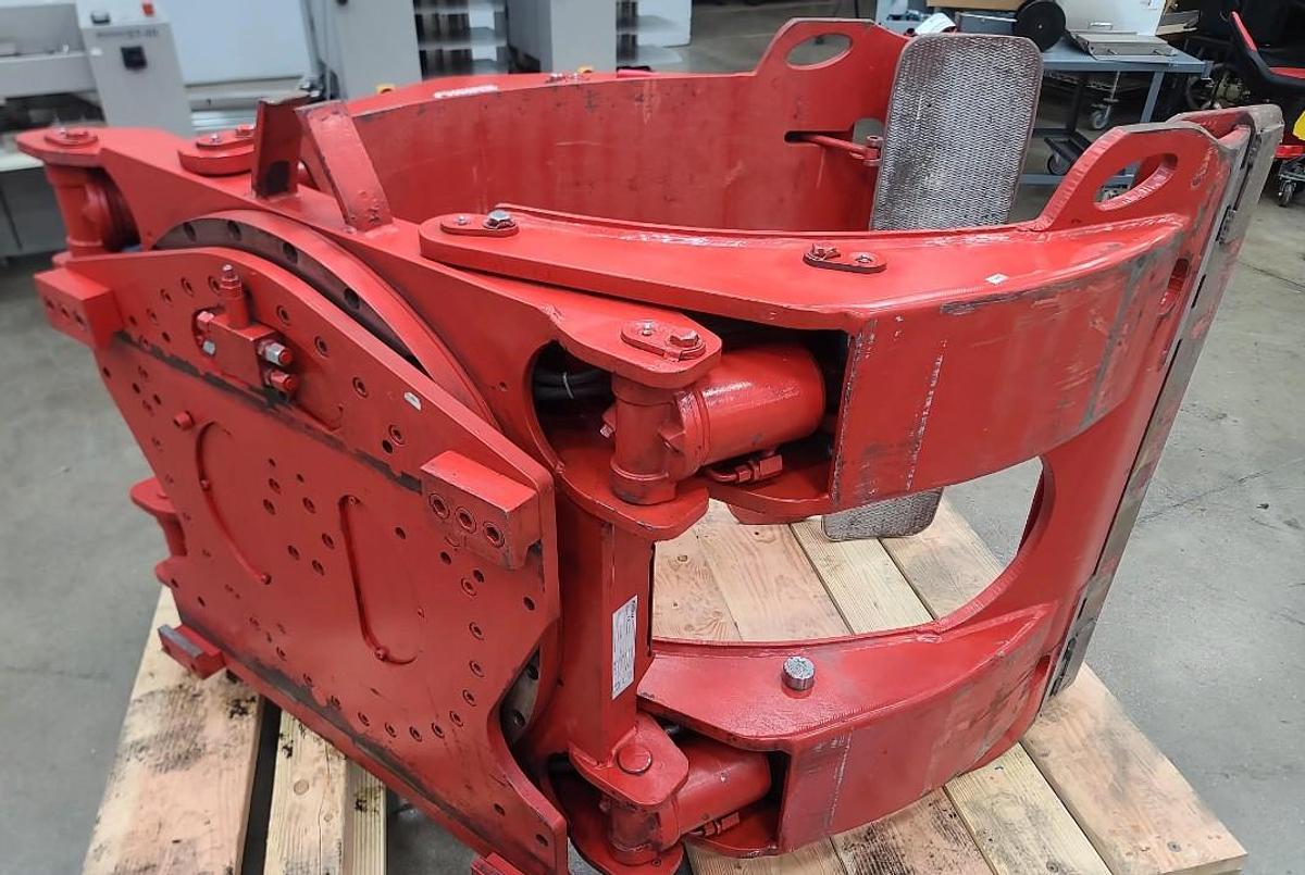 Used 72" BOLZONI AURAMO MODEL ARC-74-1472P PAPER ROLL CLAMP CLASS III MANUFACTURED 2021