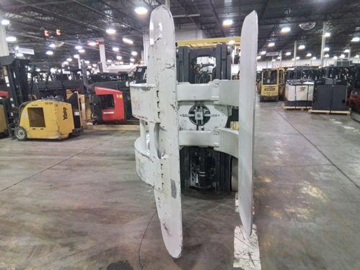Used 72" CASCADE MODEL 33H-RTP-X005-211 CLASS III TISSUE ROLL CLAMP 