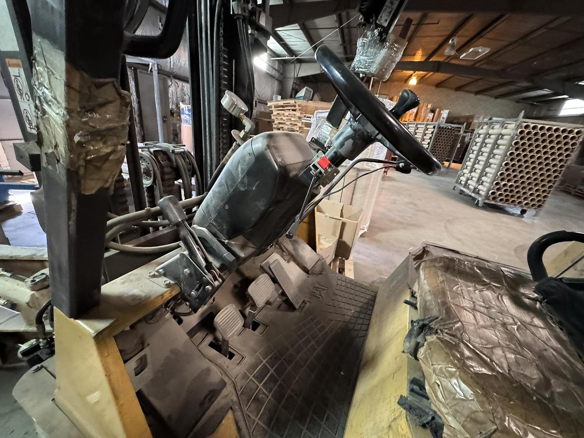 Used CATERPILLAR ROLL CLAMP TRUCK MODEL GC40KSTR WITH CASCADE CLAMP