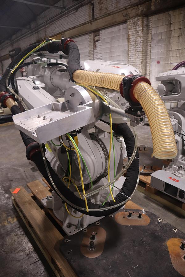ABB MODEL IRB 6700-300/2.70 ROBOT 6-AXIS MANUFACTURED 2021