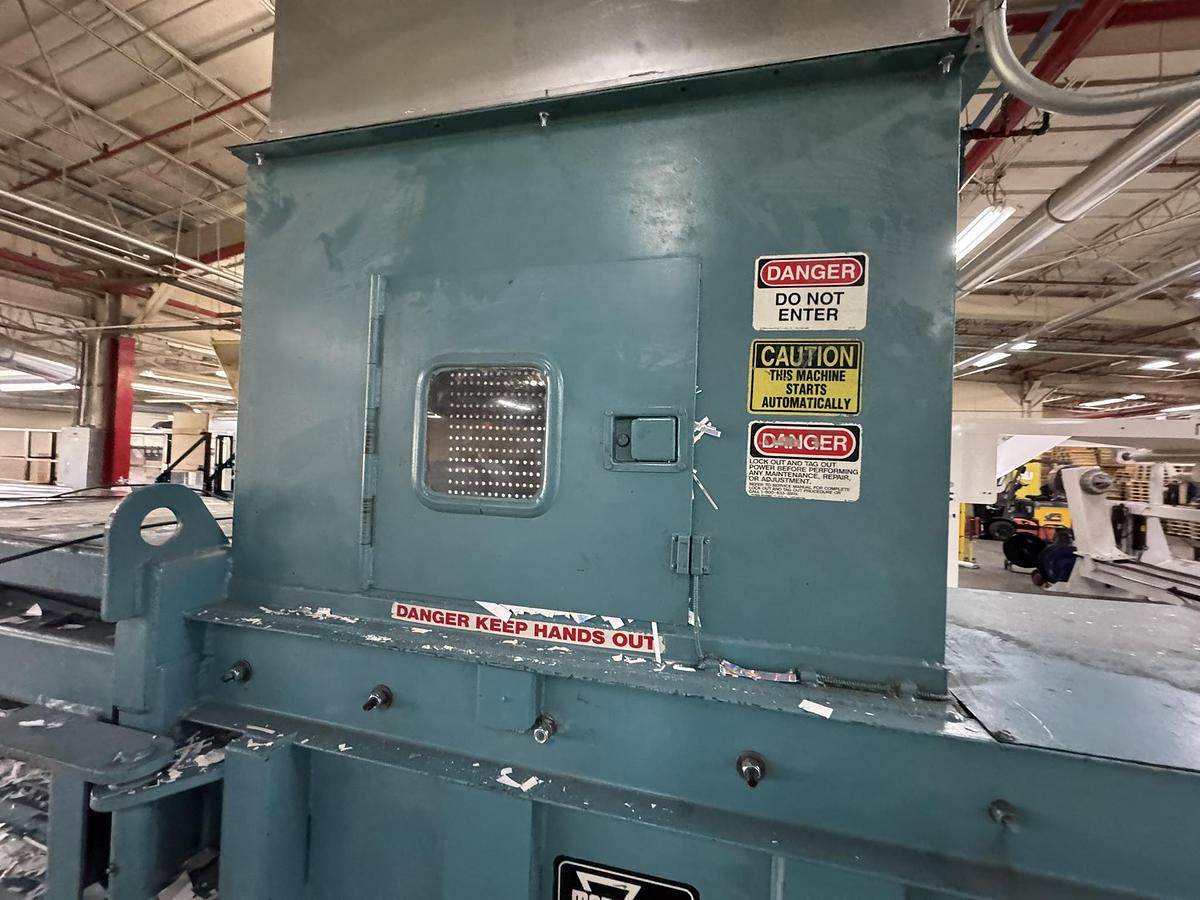 Used MARATHON HORIZONTAL CLOSED DOOR BALER