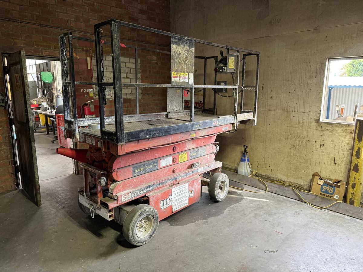 Used GENIE BOOM LIFT MODEL Z-30/20