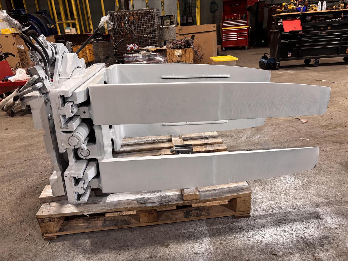 Used CASCADE CLASS III CARTON CLAMP ATTACHMENT