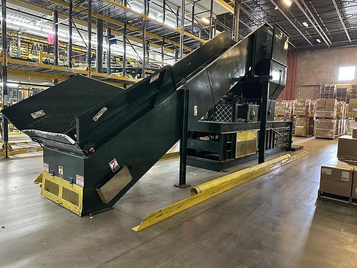 Used INTERNATIONAL BALER MODEL NA-1295-48 HORIZONTAL CLOSED DOOR BALER 30HP