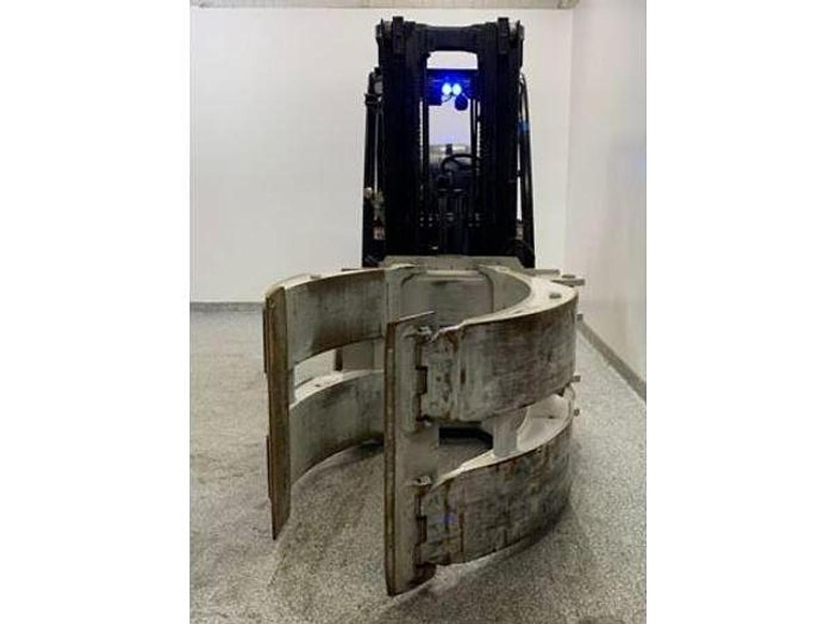 Used 12,000 POUND YALE GLC120VX (Paper Roll Special) PAPER ROLL CLAMP TRUCK WITH 84" CASCADE CLAMP