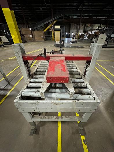Used CENTRAL CP-322U CASE TAPER CARTON SEALER SYSTEM
