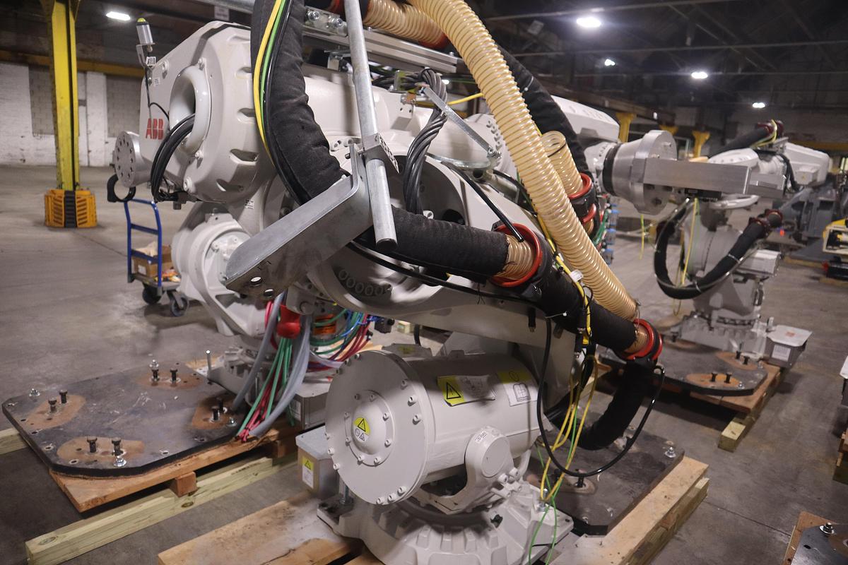 ABB MODEL IRB 6700-300/2.70 ROBOT 6-AXIS MANUFACTURED 2021