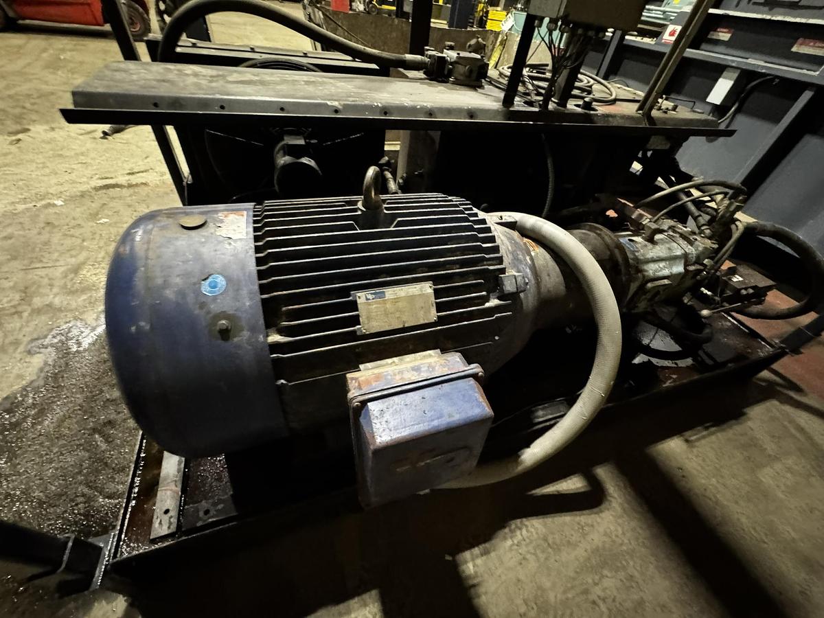 Used SHRED TECH MODEL ST-100 DUAL SHAFT SHREDDER 150HP