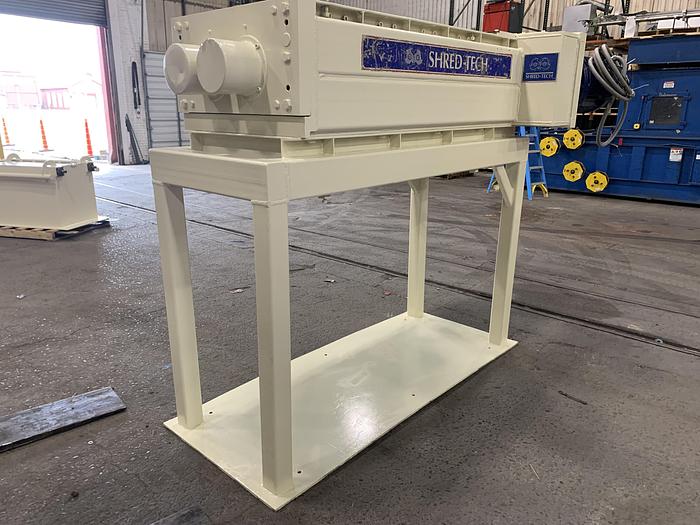 Used SHRED-TECH ST75E DUAL SHAFT SHREDDER WITH TWO 40 HP MOTORS MANUFACTURED 2004