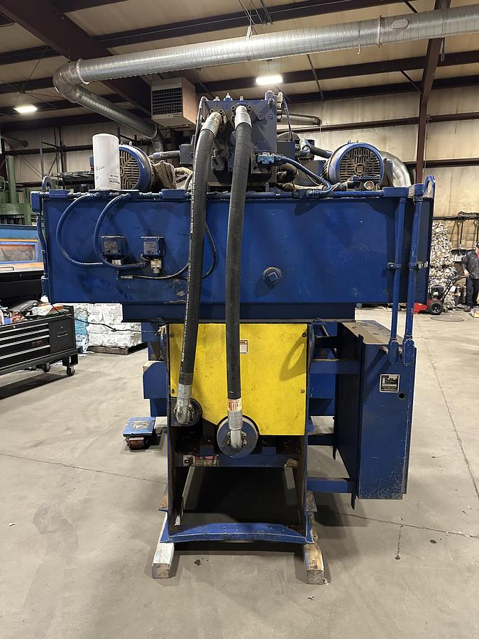 Used AMERICAN HORIZONTAL AUTO TIE BALER MODEL PAC4029-7T20 7" CYLINDER 20HP