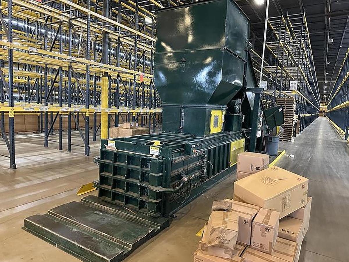 Used INTERNATIONAL BALER MODEL NA-1295-48 HORIZONTAL CLOSED DOOR BALER 30HP