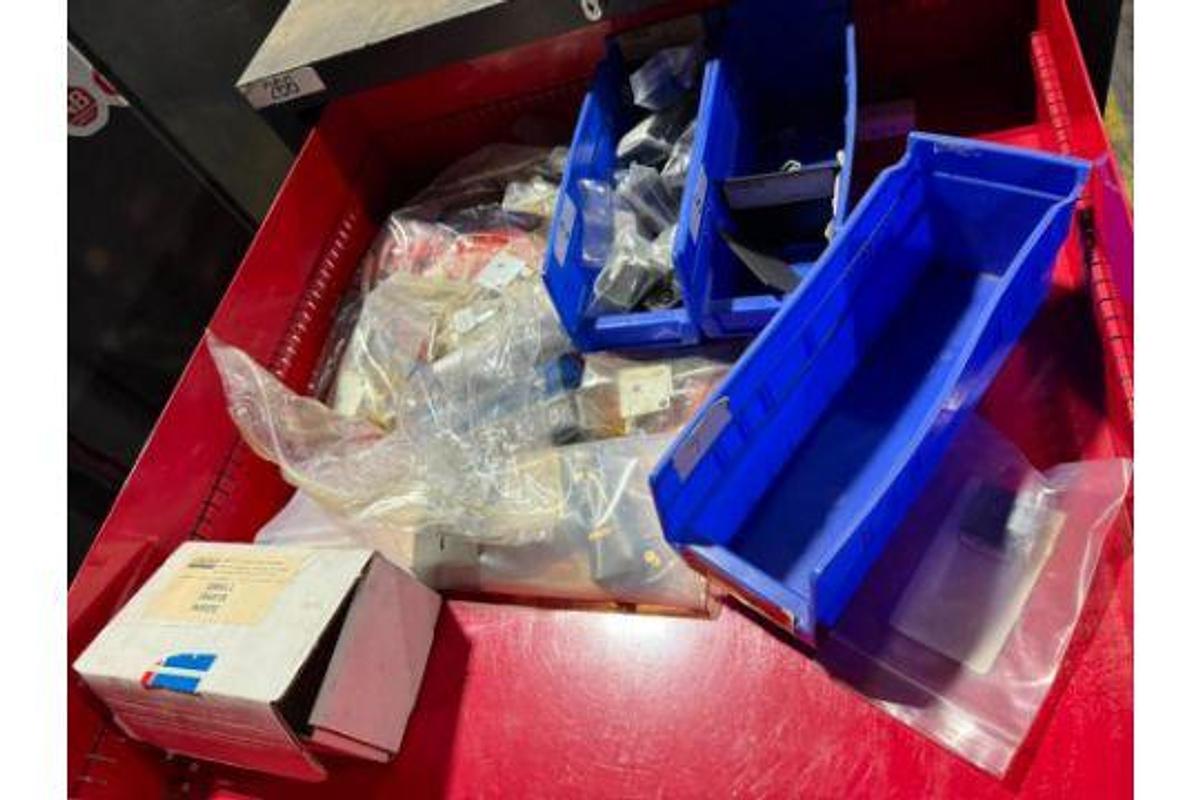 Used INDUSTRIAL 9 DRAWER TOOL CABINET CONTENTS NOT INCLUDED