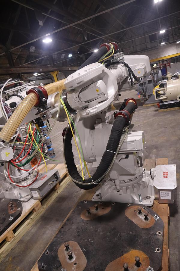 ABB MODEL IRB 6700-300/2.70 ROBOT 6-AXIS MANUFACTURED 2021