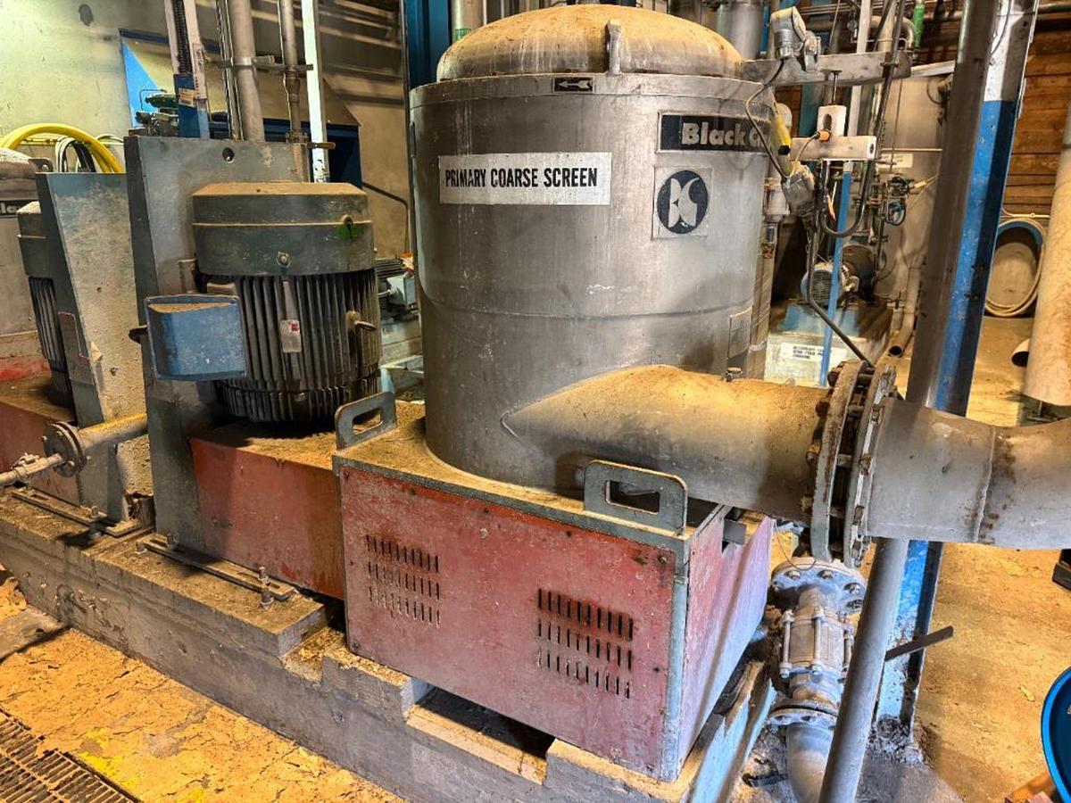 Used BLACK CLAWSON PRESSURE SCREEN UV200