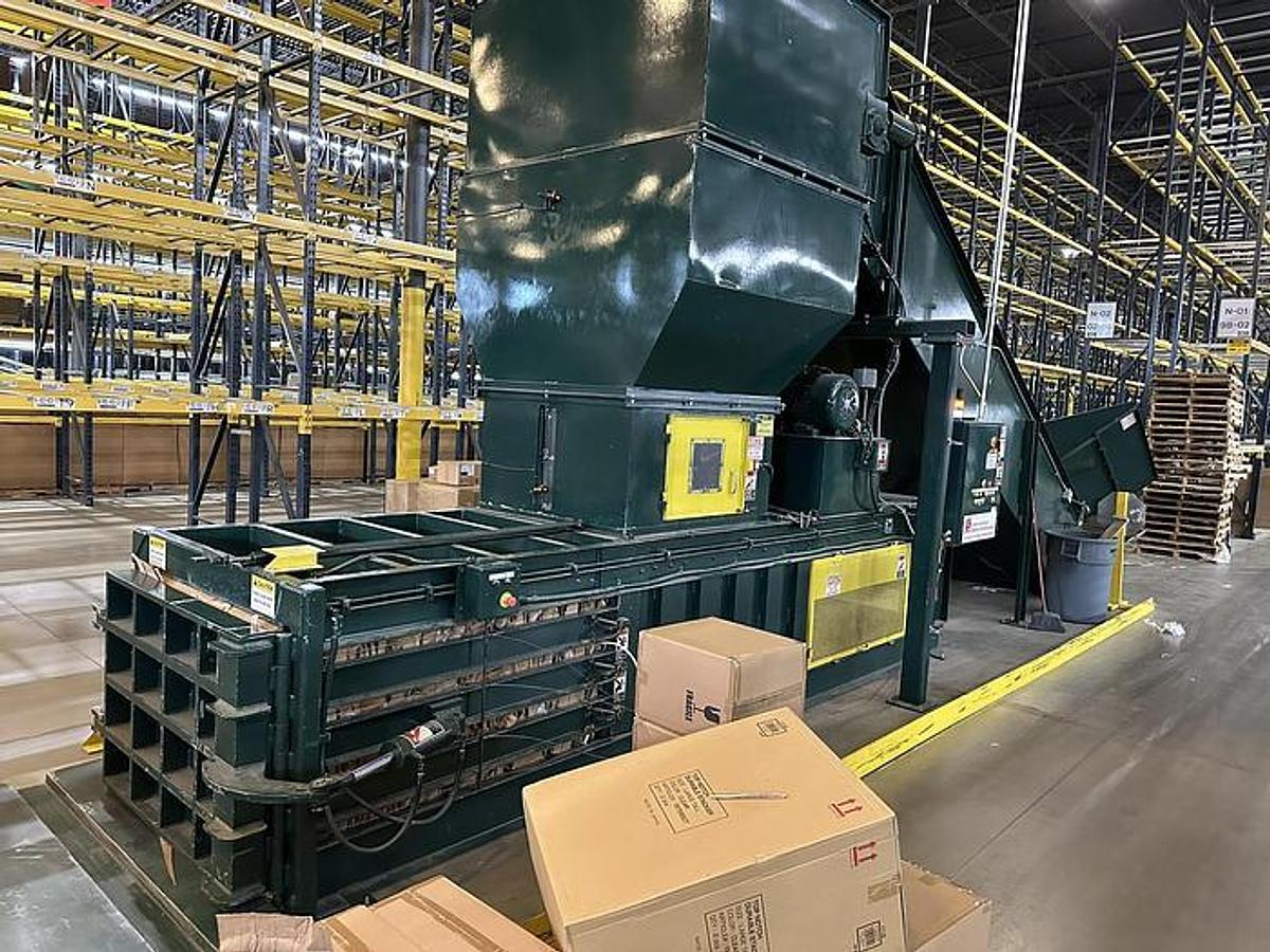 Used INTERNATIONAL BALER MODEL NA-1295-48 HORIZONTAL CLOSED DOOR BALER 30HP