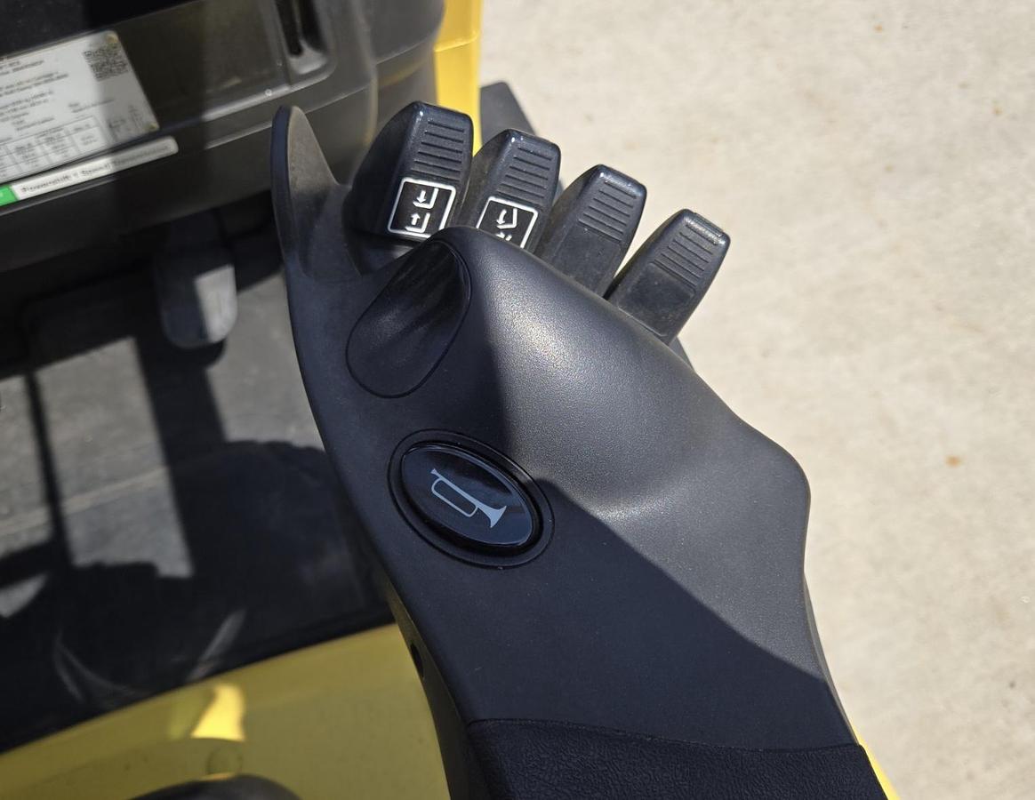 Used HYSTER S100FT-BCS 10,000 LB. CAPACITY BOX CAR SPECIAL 2016