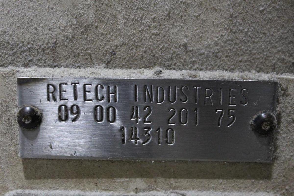 Used 75 HP RETECH SINGLE KNIFE SHREDDER WITH CONVEYOR