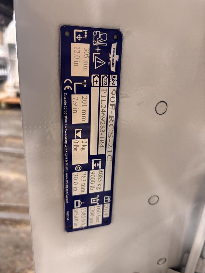 Used CASCADE MODEL 90F - RCS - 21C 60" DIA. ROLL CLAMP