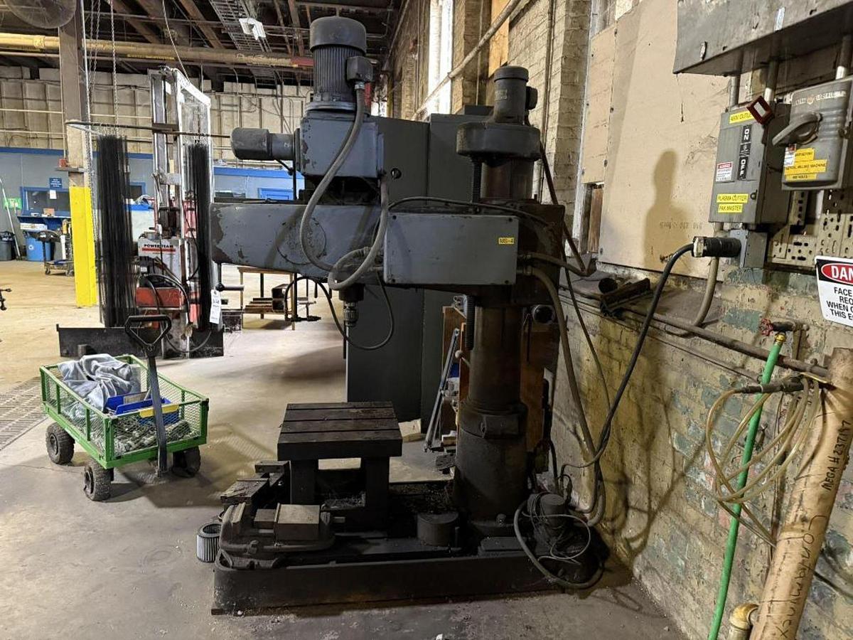 Used YODOGAWA RADIAL DRILL PRESS TYPE YMR-840