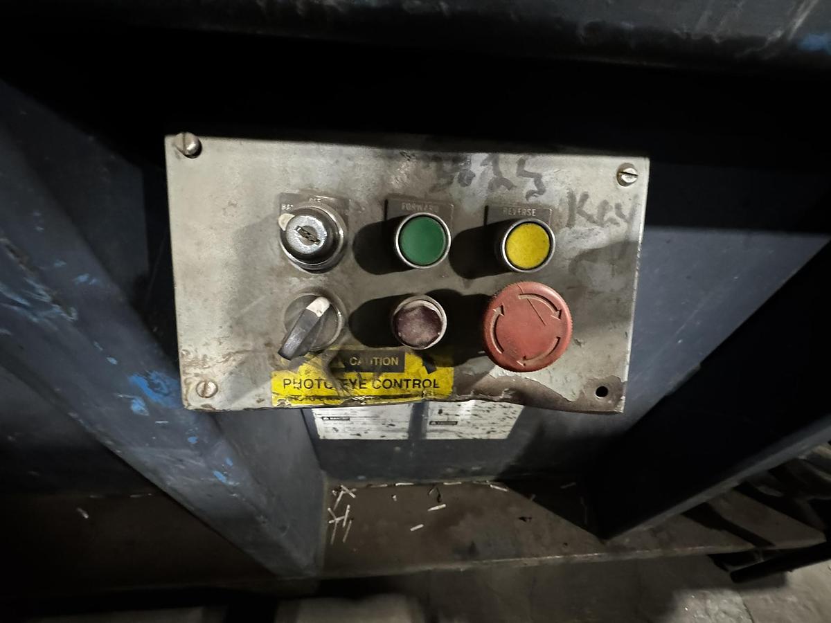 Used EXCEL EX-60 CLOSED DOOR BALER 20HP DUAL 6" CYLINDER