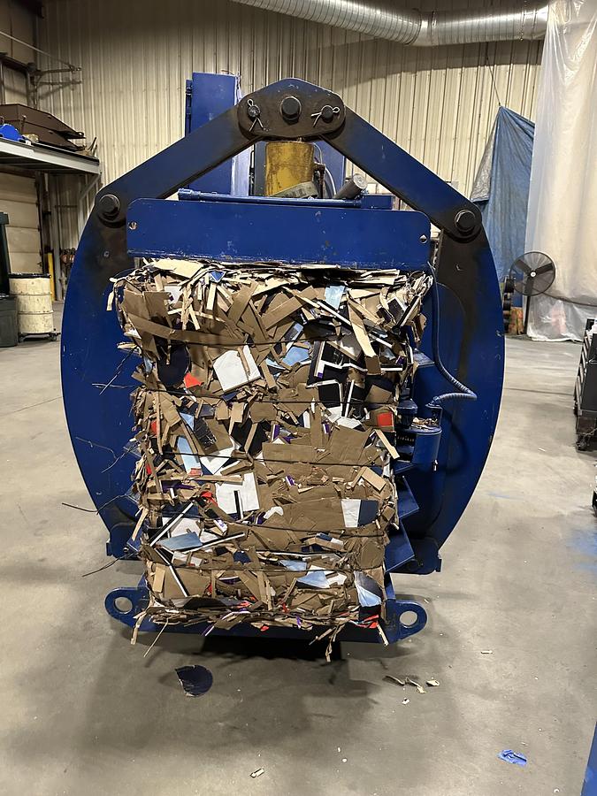 Used AMERICAN HORIZONTAL AUTO TIE BALER MODEL PAC4029-7T20 7" CYLINDER 20HP