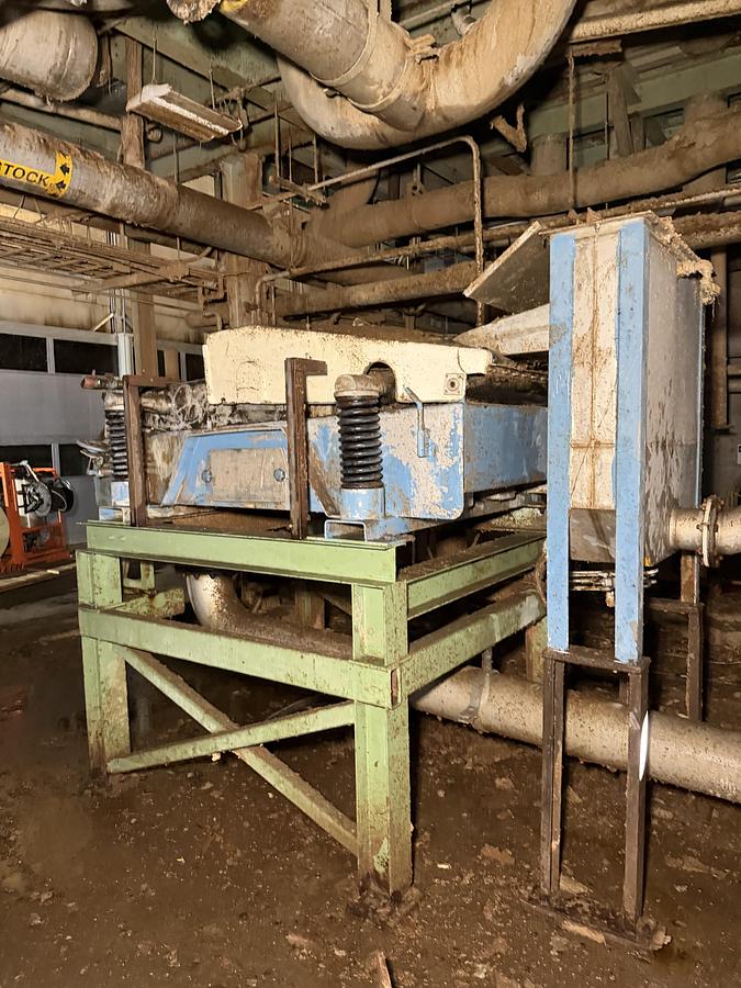 Used BIRD JOHNSON MDL. 24 VIBRATATING SCREEN S/S