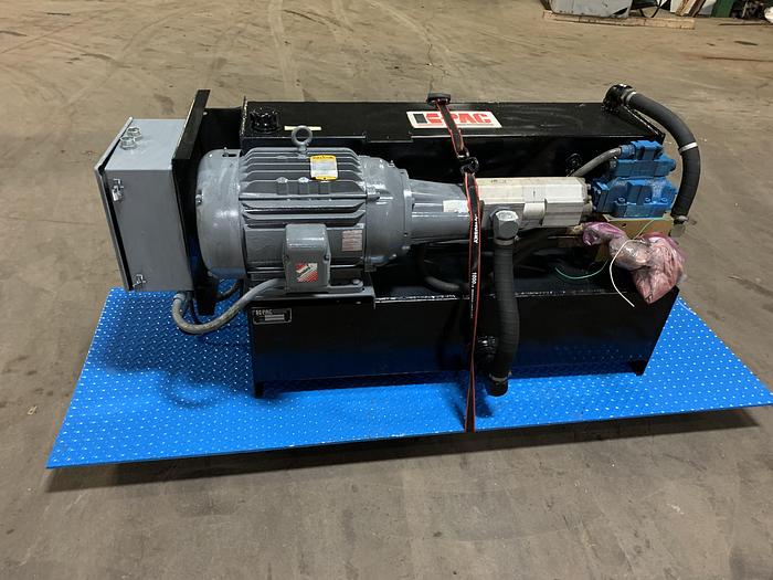 Used SHRED-TECH AZ-80 SHREDDER WITH COMPACTOR AND CONVEYOR