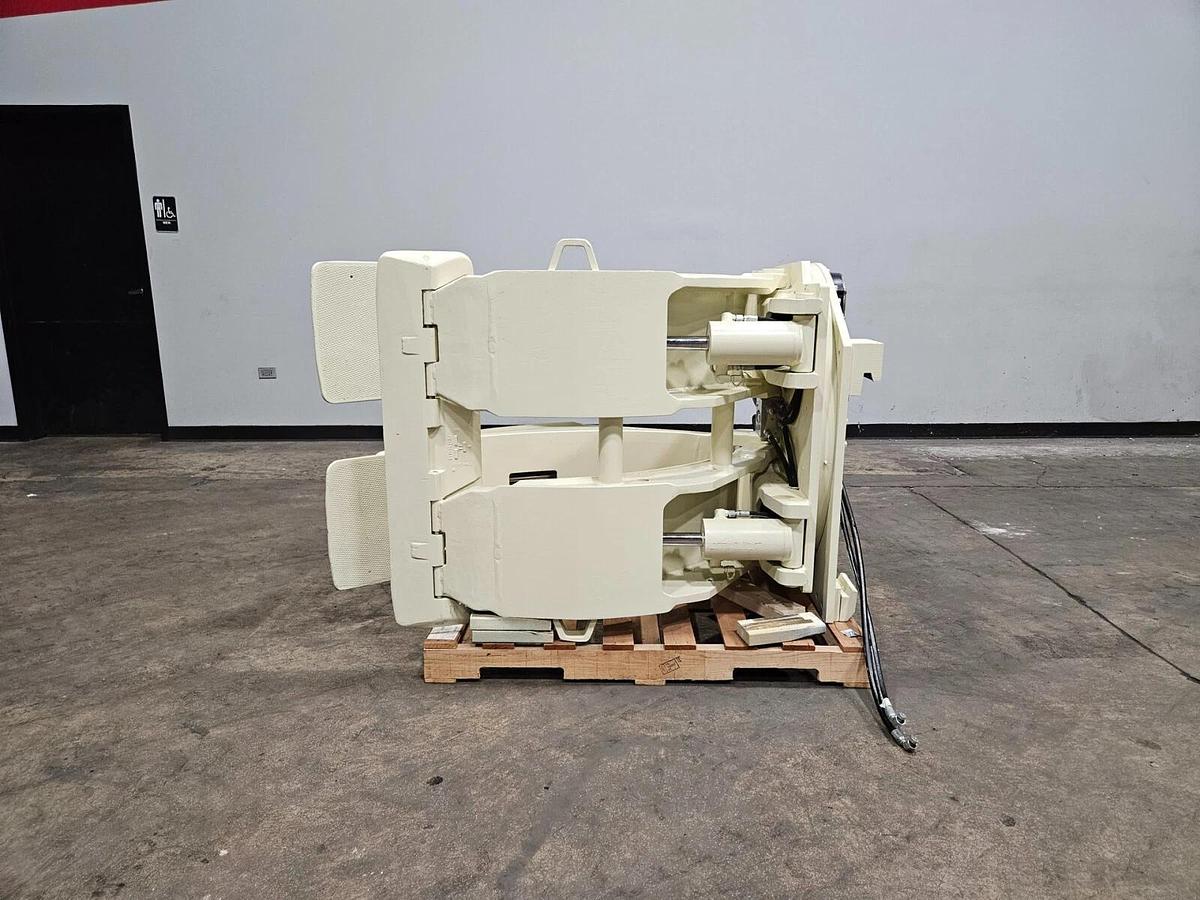 Used 72" CASCADE MODEL 100F-RDP-169 PAPER ROLL CLAMP MANUFACTURED 2021