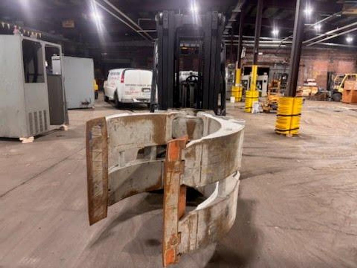 Used 12,000 LB. YALE MDL GLC120VX LH92"/RH185" WITH 72" CASCADE PAPER ROLL CLAMP MANUFACTURED 2019