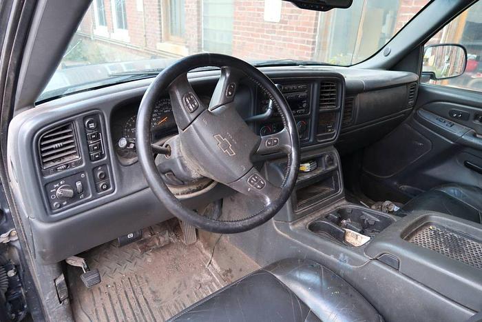 Used 2004 CHEVROLET 1500 SILVERADO 4X4 PICKUP TRUCK