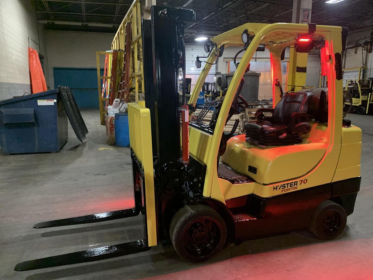 Used 7,000 POUND LB. HYSTER MODEL S70FT FORKLIFT SS/FP