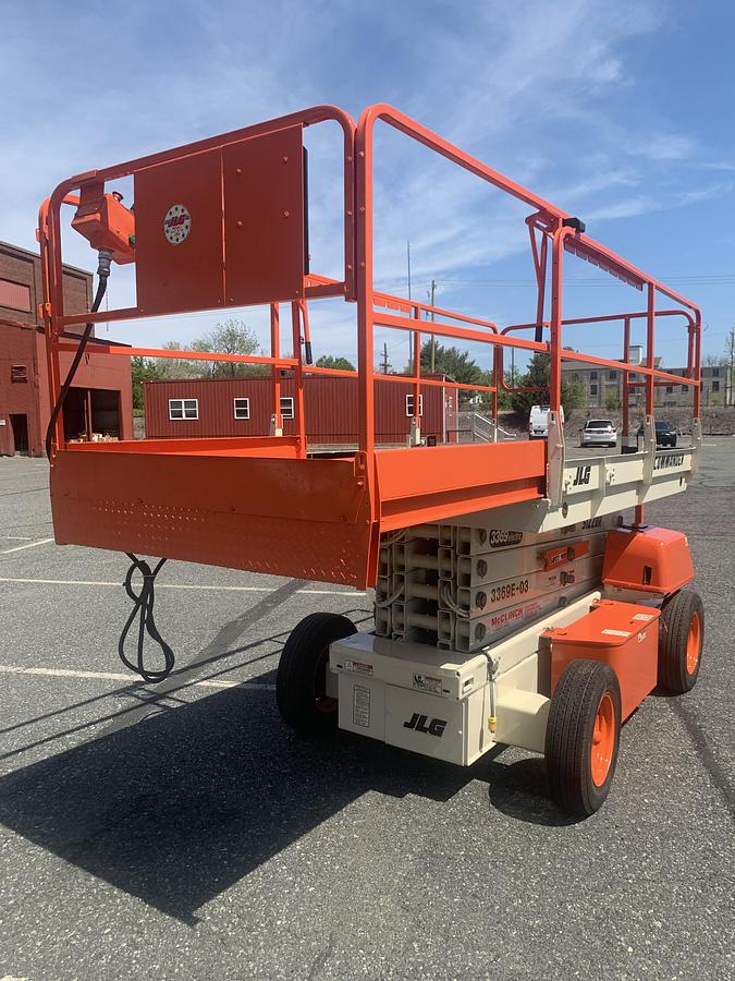 Used JLG MODEL 3369E SCISSOR LIFT ROUGH TERRAIN 33' MAX HEIGHT INTERNAL 48V ELECTRIC BATTERY