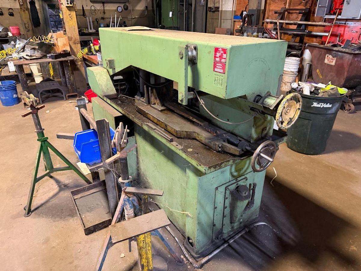 Used DOALL MODEL C-9V METALCUTTING BAND SAW
