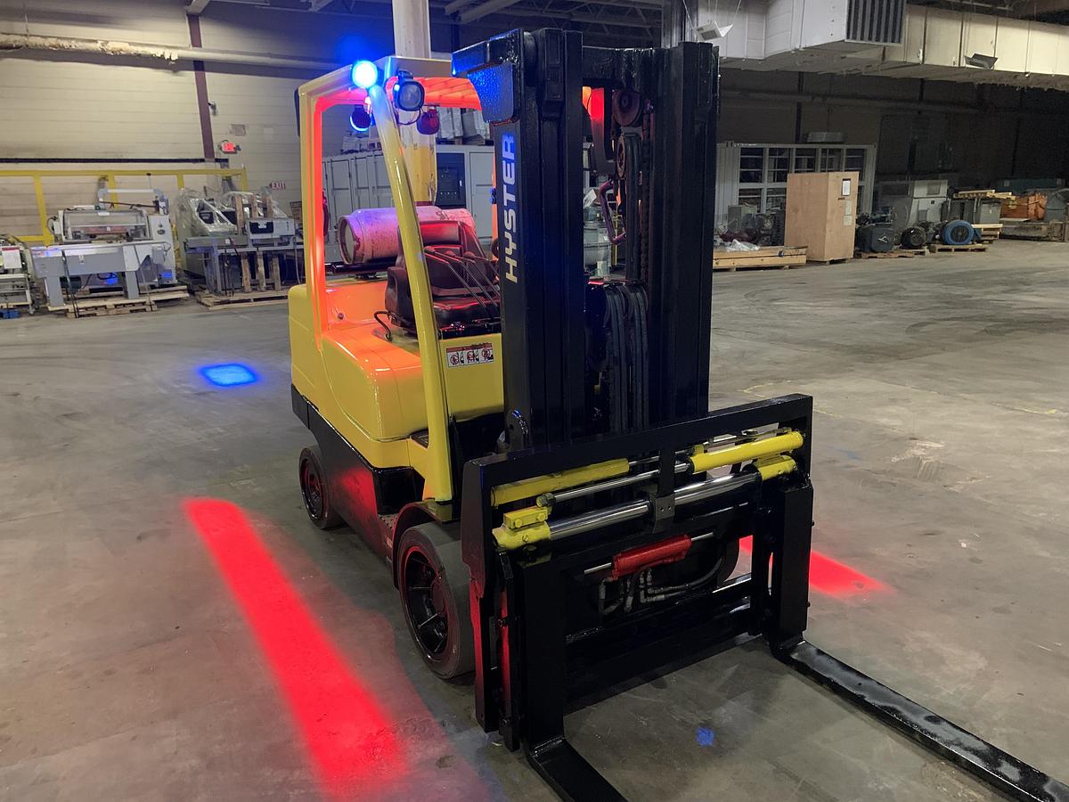 Used 8,000 POUND LB. HYSTER MODEL S80FT FORKLIFT WITH SIDESHIFT AND FORK POSITIONING