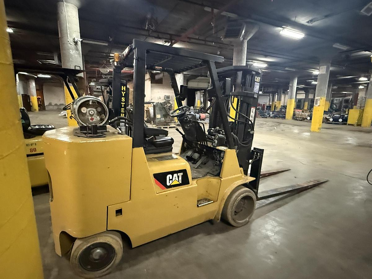 Used 12,000 POUND CAPACITY CATERPILLAR FORKLIFT GC55KPRSTR 3-STAGE MAST 4-WAY VALVE