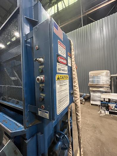 Used MARATHON VERTICAL BALER MODEL 6030RB