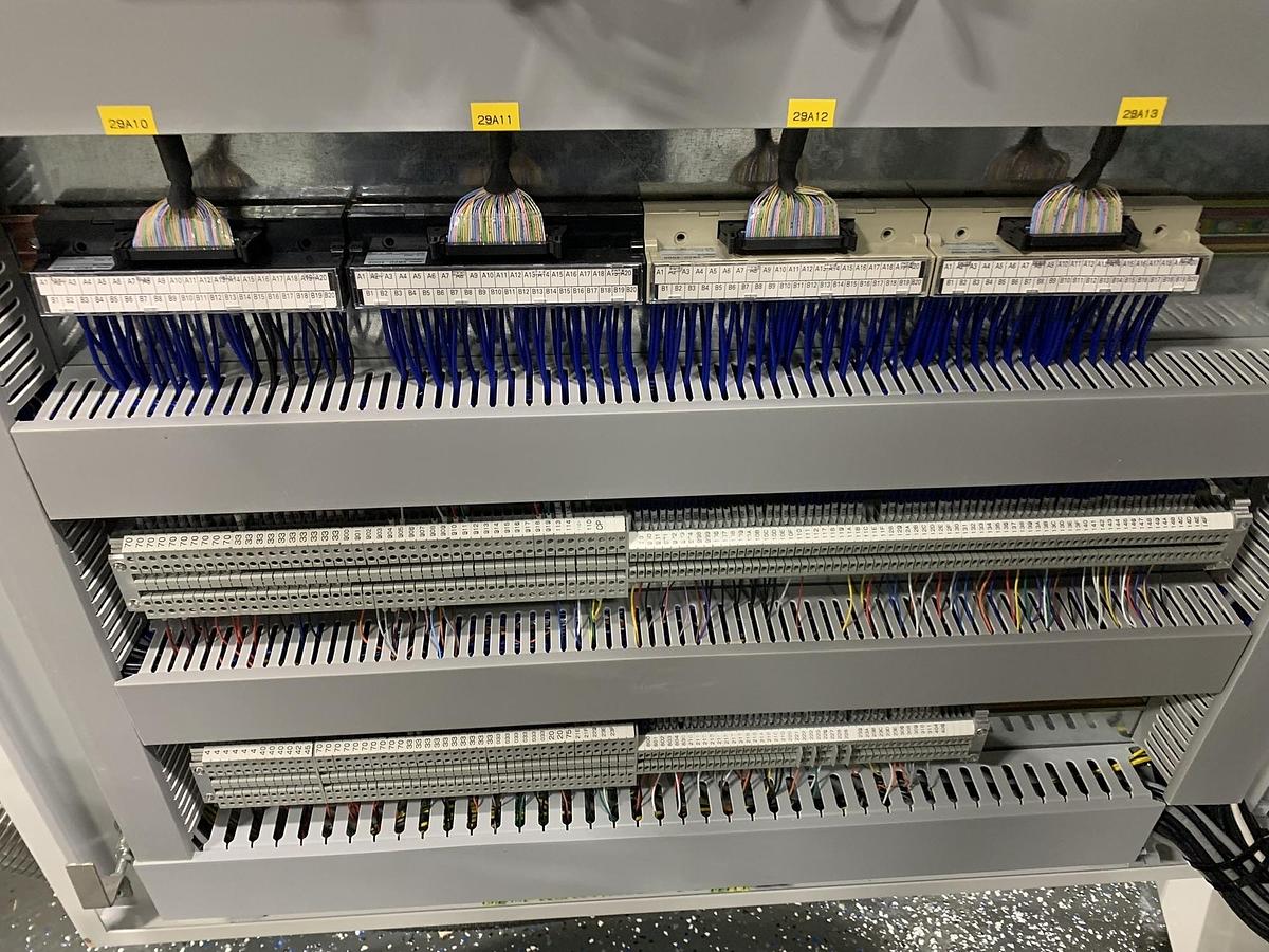 63" SRC SYSTEMS, LTD. MODEL 650 DUPLEX TURRET