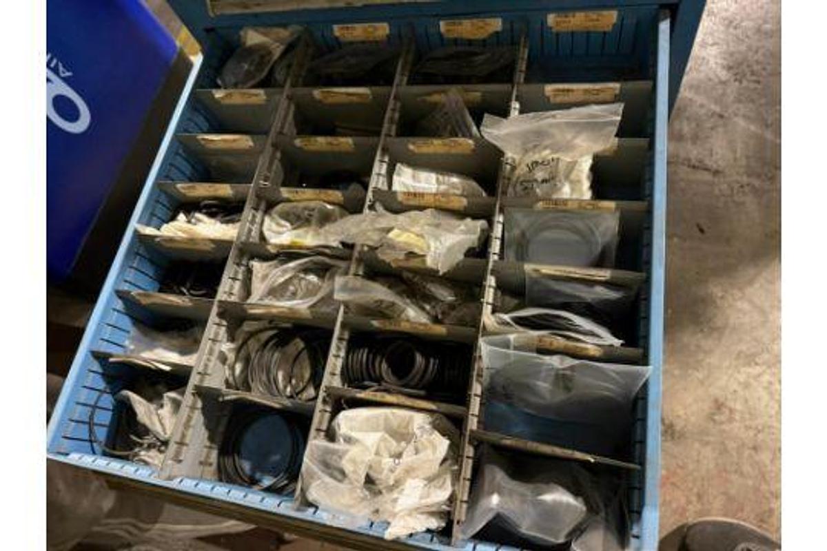 Used LYON 11 DRAWER TOOL CABINET CONTENTS NOT INCLUDED