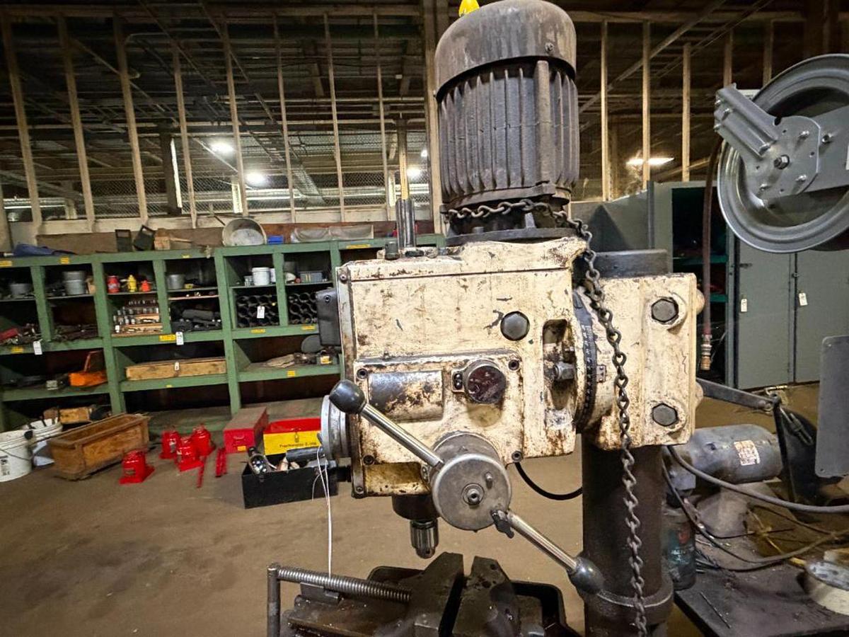 Used JET EQUIPMENT & TOOLS DRILL PRESS WITH VISE