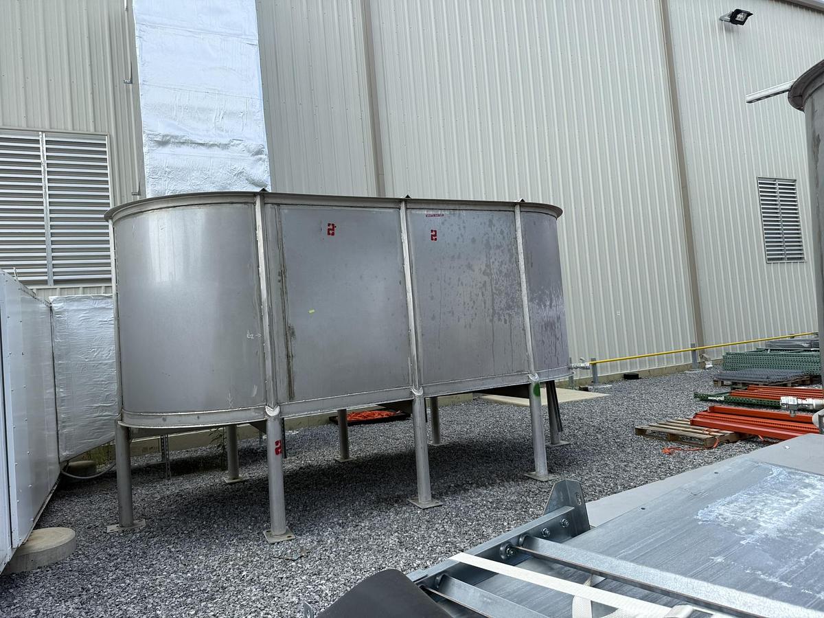 Used 304 STAINLESS STEEL TANK