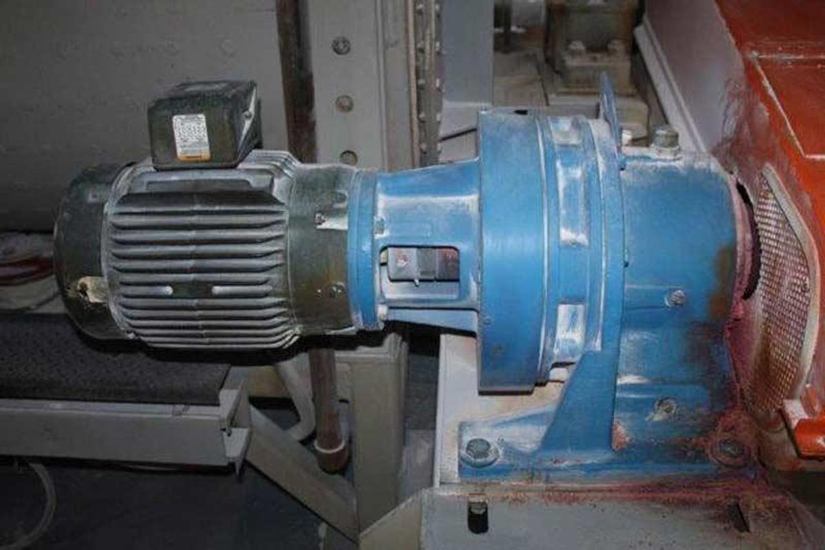 Used 87 CUBIC FOOT CAPACITY DAY MIXING DOUBLE RIBBON MIXER STAINLESS STEEL